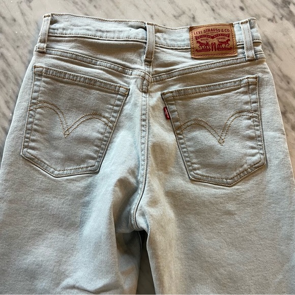 Levi's Denim - Levi’s Wedgie Straight, Light Wash, Size 26